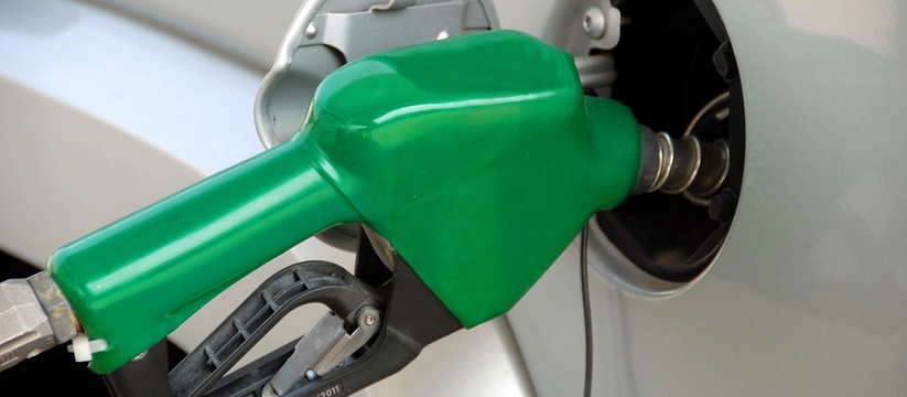 Стоимость бензина на бирже продолжает нестабильный рост, заставляя автовладельцев настороженно следить за ситуацией.