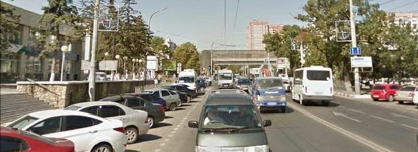 «Самоубийца что ли?»: в Новороссийске насмерть сбили пешехода, который ночью в ливень пытался перебежать Анапское шоссе