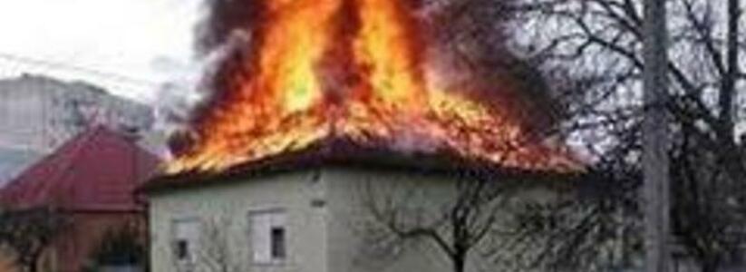 В Новороссийске произошел пожар в столярном цехе