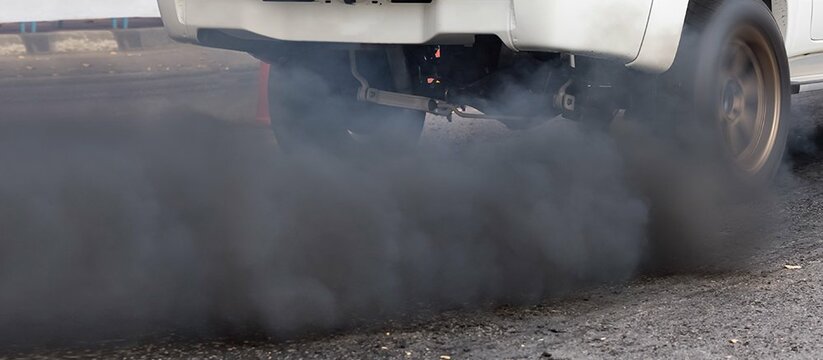 «А мы этим дышим!»: новороссийцы пожаловались на «ароматные» клубы черного дыма, вырывающиеся из выхлопных труб общественного транспорта