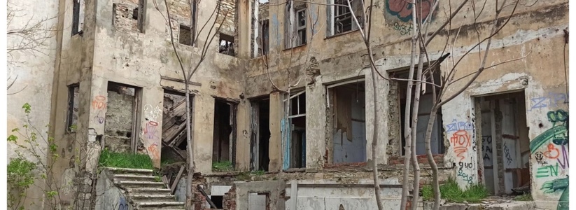 Войну пережил, а перестройку не смог: памятник архитектуры Дом Тюменева в Новоросисйске может кануть в лету