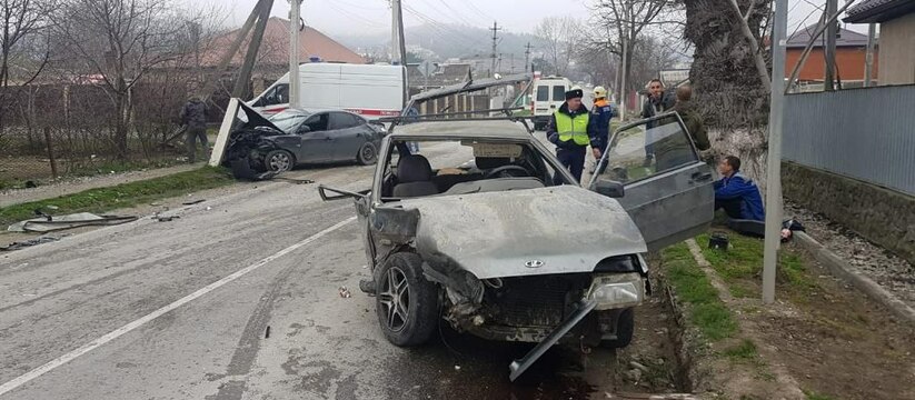 В Гайдуке столкнулись ВАЗ-2113 и «Хендай Элантра»: водитель иномарки получила травмы 