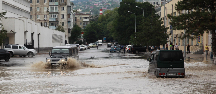 Дождь с грозой и сильным ветром: в Новороссийске объявлено штормовое предупреждение