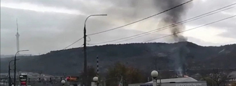В Новороссийске загорелся «цыганский дом»: во время возгорания в доме находились дети