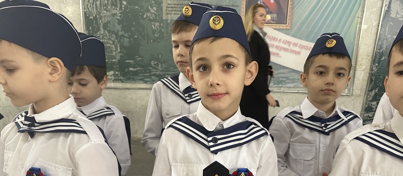 28 мальчишек и девчонок теперь могут гордо носить почетное звание «юнфлотовца» Ушаковки