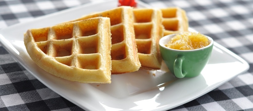 Для быстрого и вкусного завтрака с хрустящей корочкой вам понадобится вафельница.