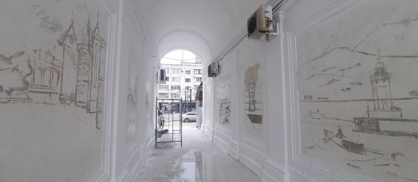 Работы кипят в центре города.В арке в доме по улице Новороссийской республики, 5 художники рисуют граффити.