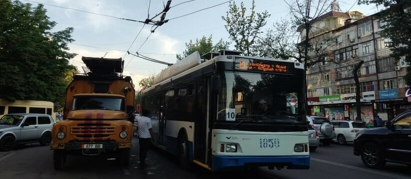 Троллейбусы не ходят от Кутузовского кольца в 9, 14 и 16-й микрорайоны.