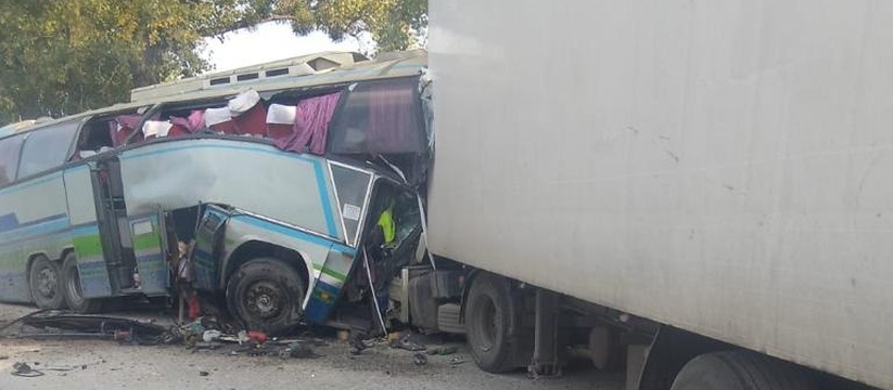Страшная авария произошла на трассе в районе поселка Нижнебаканский.