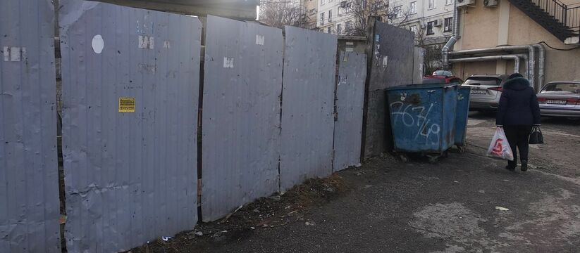 Собственник заброшки в Приморском районе Новороссийска разгреб завалы после публикации в НАШЕЙ