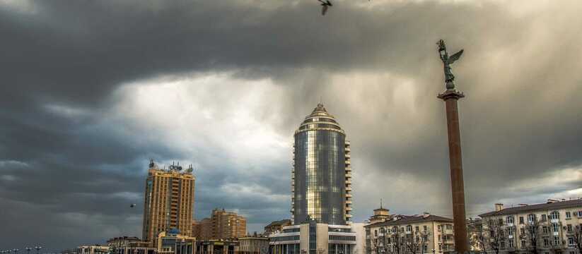 Фотограф из Новороссийска успел запечатлеть зловещее облако-воронку сегодня утром