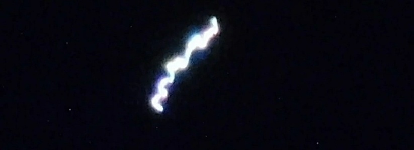 "Шо это было?": новороссийцы сняли в небе странные огни, похожие на НЛО