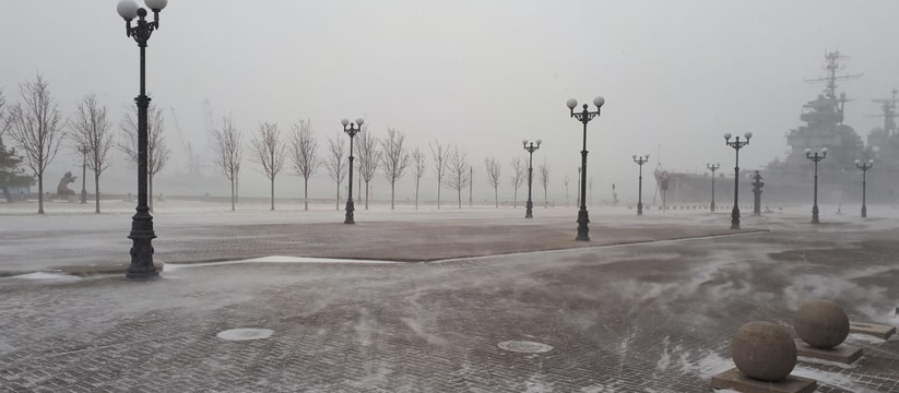 Новороссийск снова заметает снегом: прогноз погоды и ситуация на дорогах