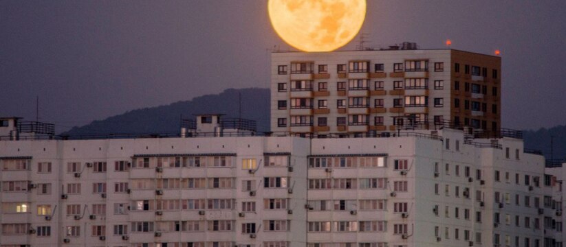 Сегодня ночью новороссийцы увидели «Голубую луну»