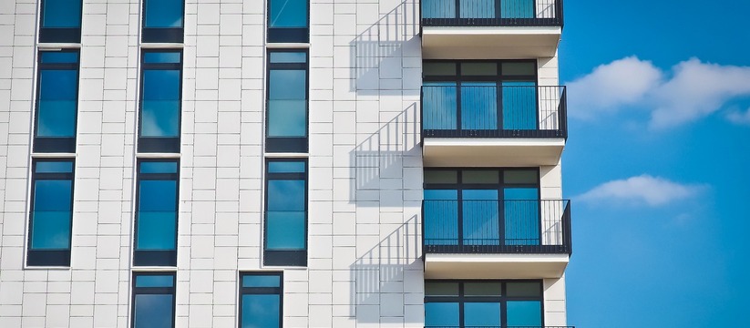 Остекленный балкон или лоджия &mdash; это обычное явление в современном жилье.