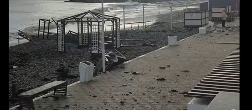 Как выглядят пляжи Новороссийска и окрестностей после шторма века: апокалипсические ролики