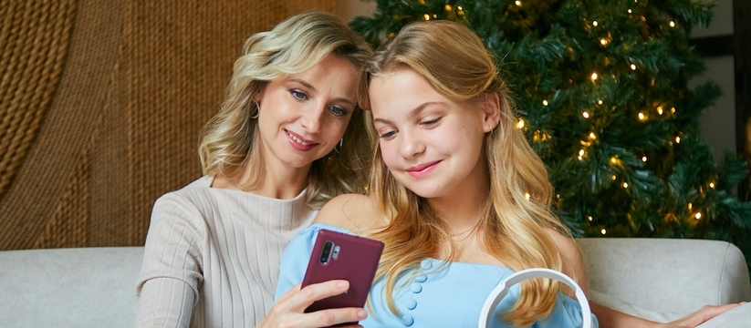 В новогодние праздники россияне предпочли традиционным звонкам поздравления в...