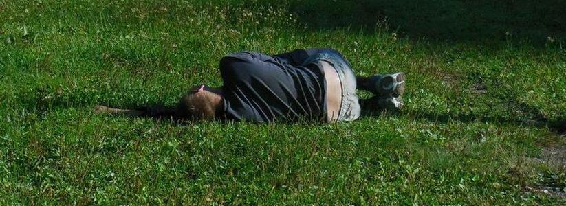 Житель Новороссийска уснул на улице и остался без телефона, денег и часов