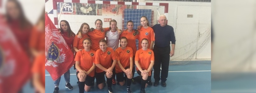Девочки-футболистки из Новороссийска поборются за звание лучшей команды края