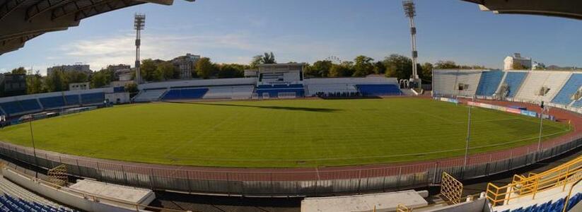 Должен соответствовать статусу: в Новороссийске ремонтируют главный стадион