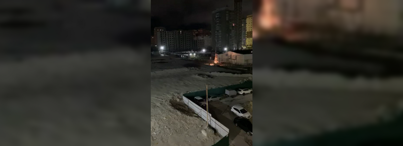 «Даже с закрытыми окнами уснуть невозможно». Жители Новороссийска жалуются на сильный ночной шум со строки новой школы (видео)