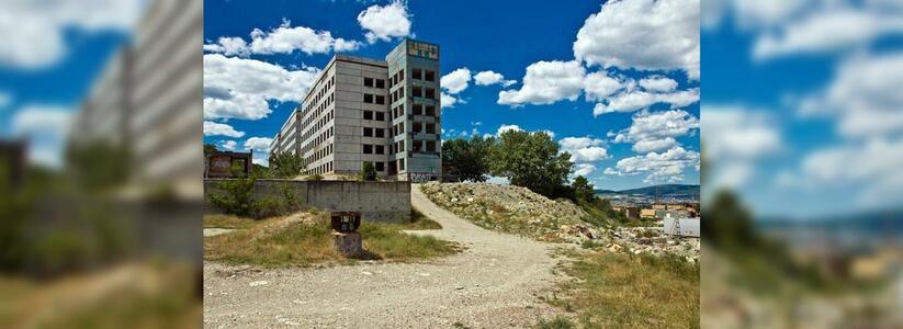 Заброшенный госпиталь в Новороссийске передадут в госсобственность, чтобы построить здесь онкодиспансер