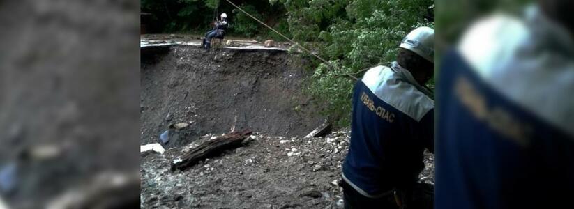 Туристка на Кубани скончалась после падения со скалы в Гуамском ущелье