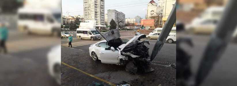 «Машины просто разорвало на части!»: в массовом ДТП на проспекте Ленина в Новороссийске пострадало шесть человек