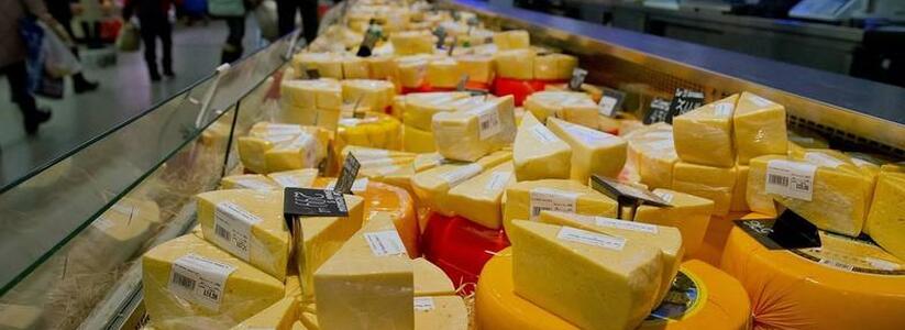 В Новороссийске мужчина украл из супермаркета 8 килограммов сыра