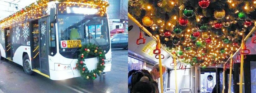 По Новороссийску начали курсировать праздничные троллейбусы с "изюминкой"