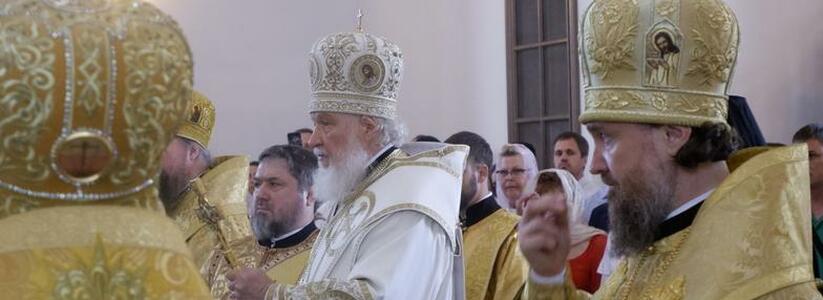 Патриарх Кирилл упал при освящении храма в Новороссийске (видео)