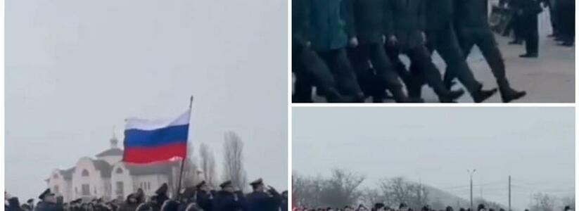 В Новороссийске проходят репетиции парада Победы: видео