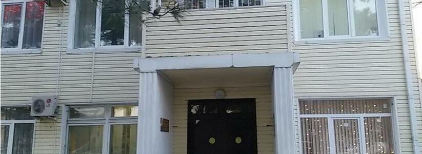 «Туалет в здании администрации – 50 рублей!»: новороссиец обвинил главу Приморского района в организации сомнительного бизнеса