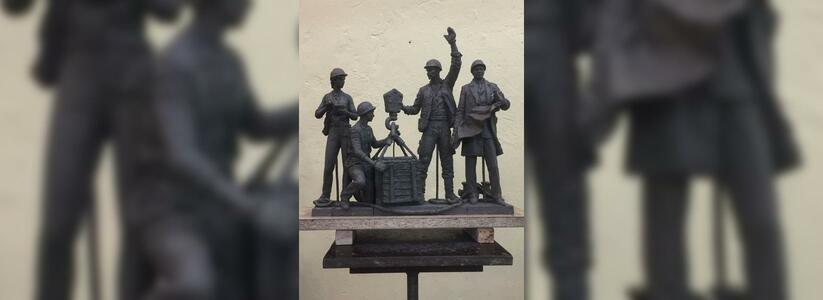 Установка памятного знака «Портовикам Новороссийска» началась на набережной города-героя