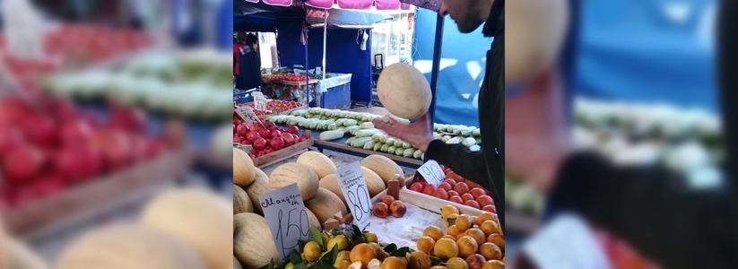 На новороссийских рынках появились первые мандарины