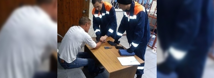 Снять наручники с «нехорошего человека» помогли новороссийские спасатели
