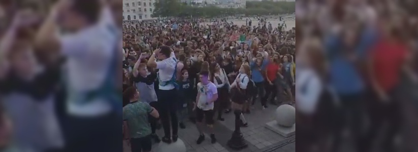 «Отрываются по полной, молодцы!»: мэр Новороссийска выложил в своем Instagram видео с дискотеки выпускников