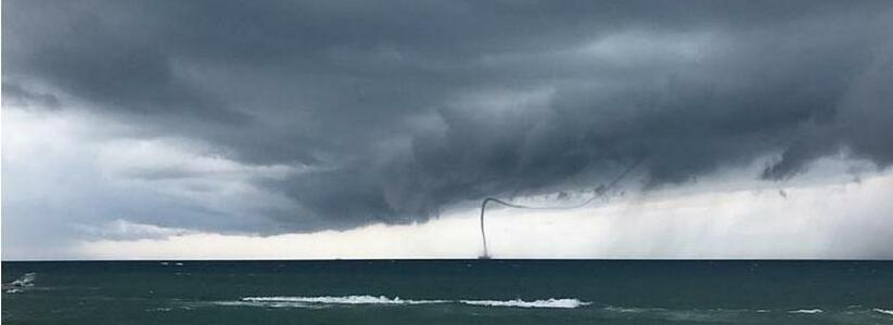 Ливни, гроза и шквалистый ветер: жителей Кубани предупреждают об ухудшении погодных условий