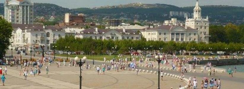 Парад кораблей, дискотеки на Морвокзале и концерты на Форумной площади: программа летних мероприятий в Новороссийске