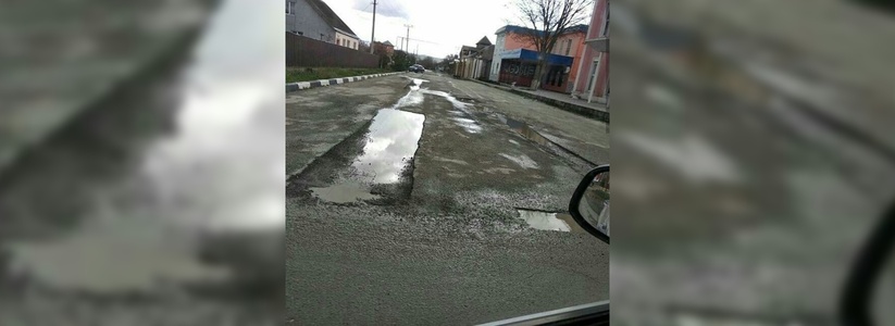 «Дорожники решили нас взбодрить»: жители пригорода Новороссийска пожаловались на работу дорожных служб