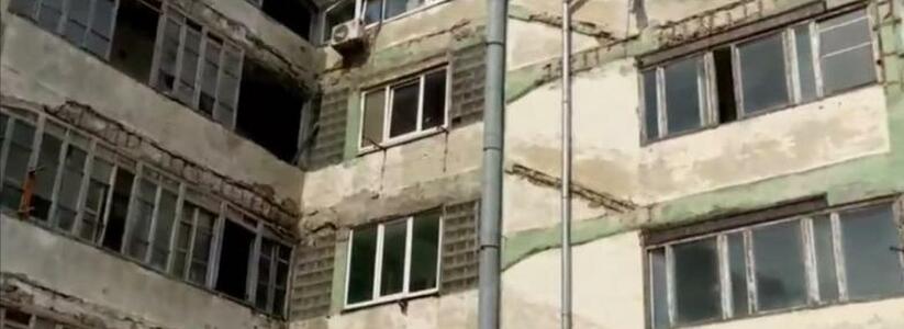 В Новороссийске расселят полуразрушенный дом-«Шанхай» и еще два аварийных дома