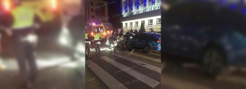 В Новороссийске произошло массовое ДТП: ночной гонщик протаранил четыре припаркованных автомобиля
