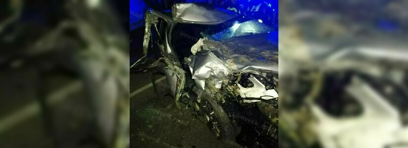 В Новороссийске ночью легковушка влетела в фуру: пострадал водитель