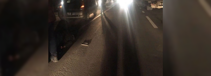 Смертельная авария на трассе: байкеров из Новороссийска зажало на мотоцикле между двух легковушек