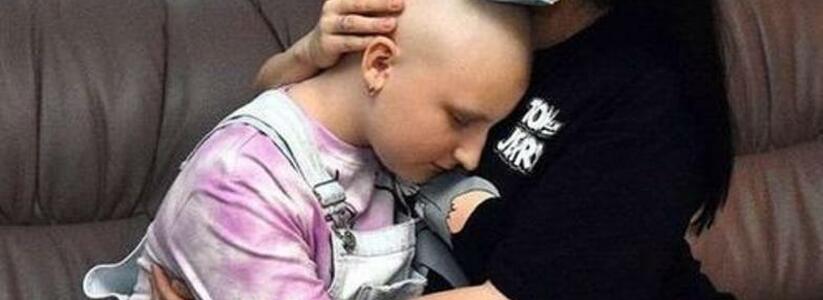 "Сначала думали растяжение, а оказалось рак..." Открыт сбор на эндопротез для 12-летней девочки из Новороссийска