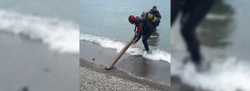 Спасатели обследуют морское дно на пляжах Новороссийска: фото