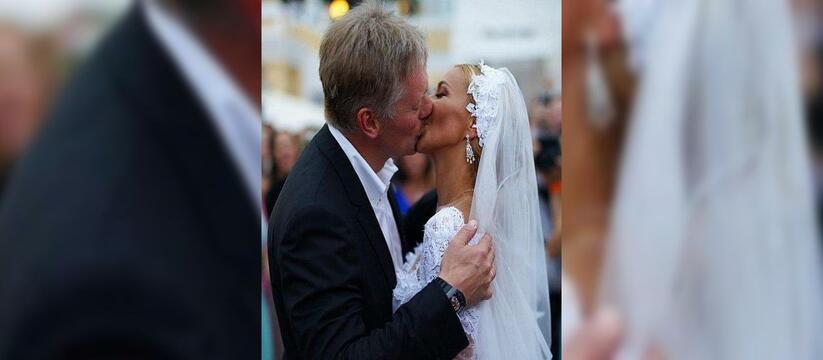 Фигуристка Татьяна Навка и пресс-секретарь президента России Дмитрий Песков отметили свою свадьбу в самом дорогом отеле Сочи