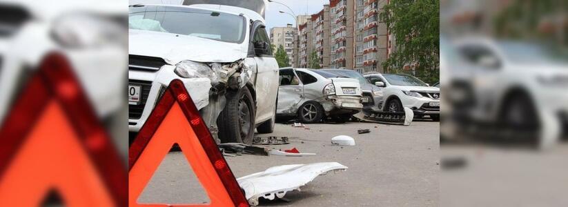 Осудили водителя фуры, таранившего автомобили «оптом». Пострадало 15 машин!