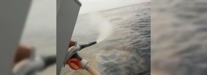 В Новороссийске обнаружили и ликвидировали разлив нефти
