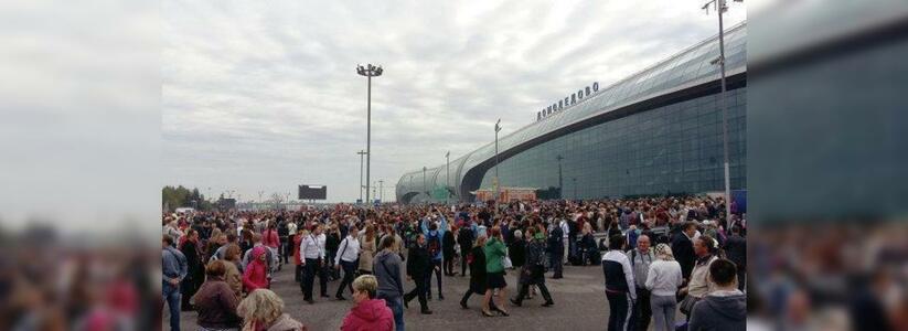 Из-за происшествия из здания аэропорта эвакуировали 3000 человек